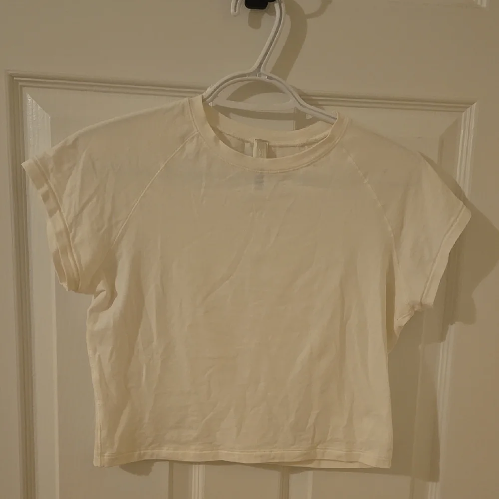 SKIMS white Cropped T-shirt - Picture 2 of 3